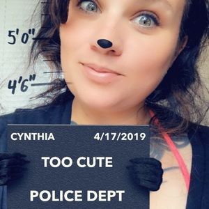 Meet your Posher, Cynthia